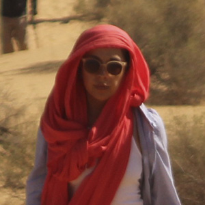 mujer en el desierto